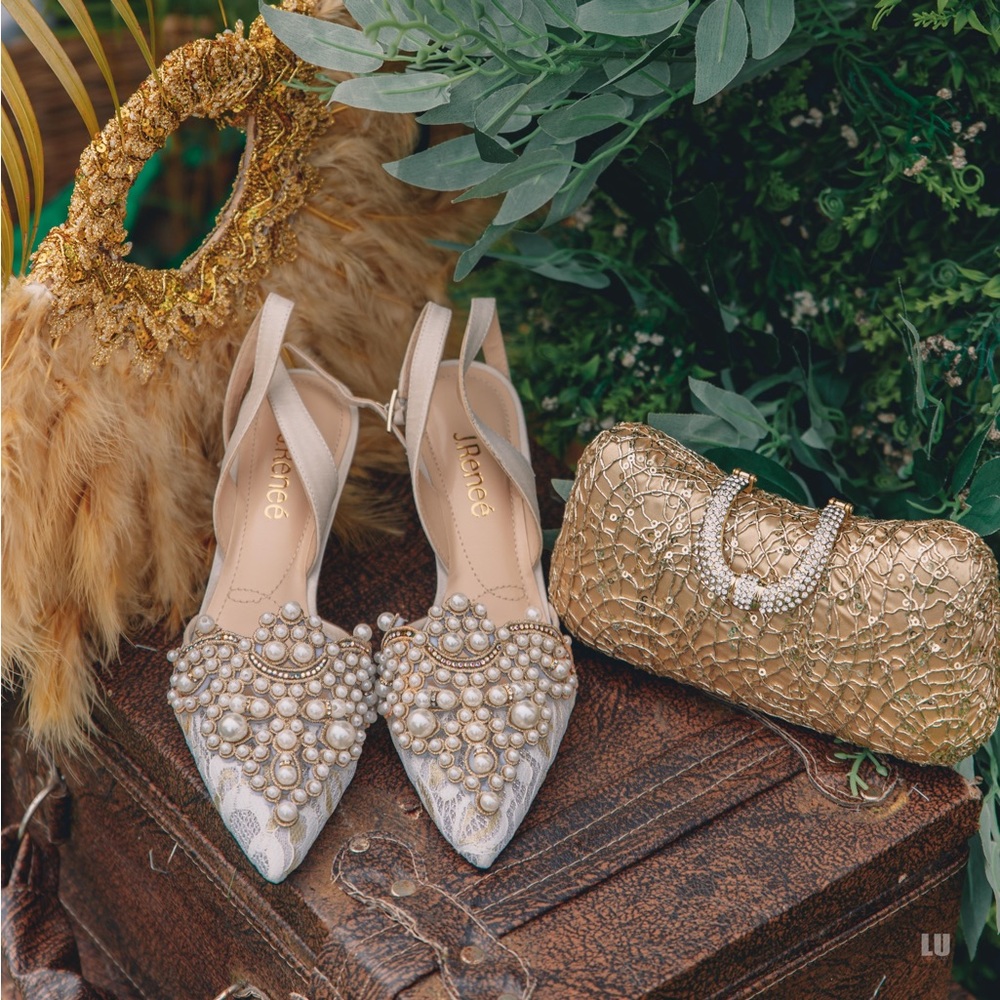 J. Renee Desdemona Pumps in Size 7.5M